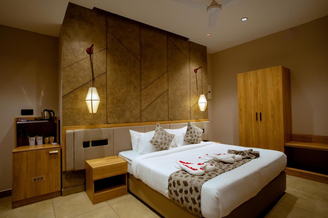 Hotel Beeza Clubhouse à Kottayam Extérieur photo
