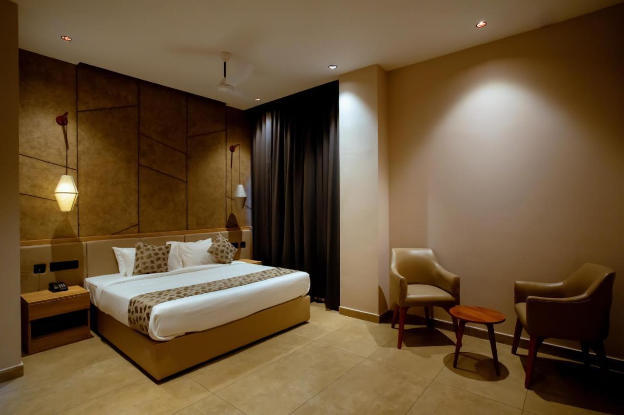 Hotel Beeza Clubhouse à Kottayam Extérieur photo
